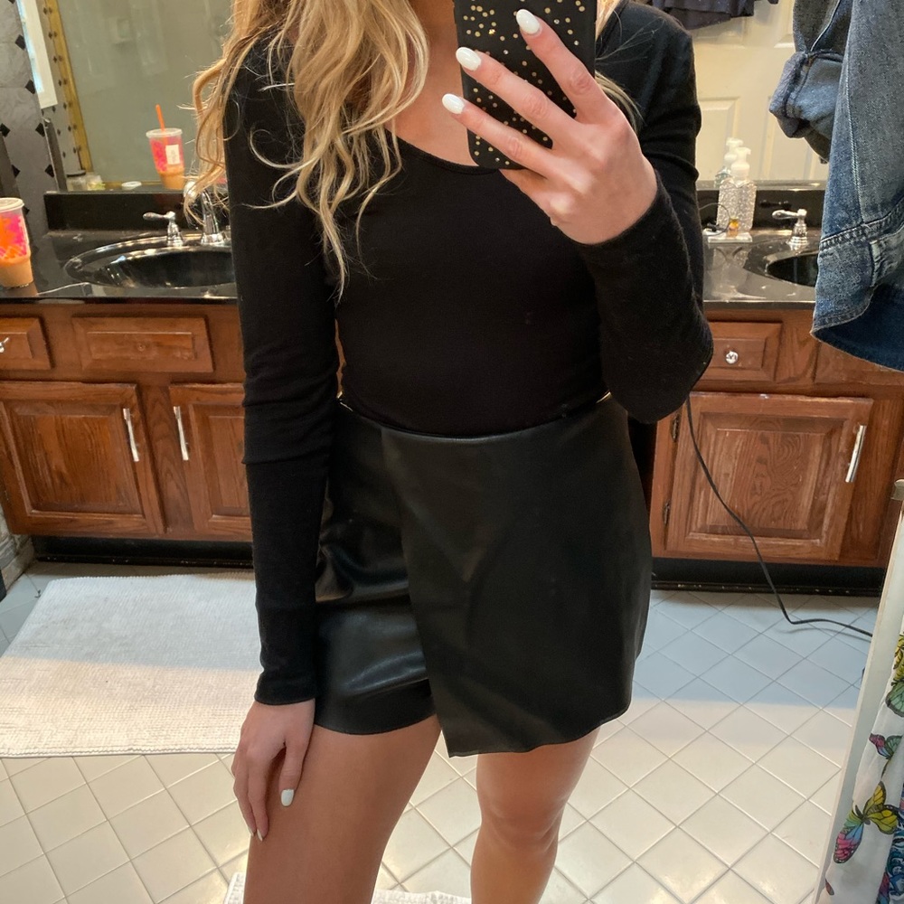 SOLD Vestique Black Skort - Picture 2 of 3